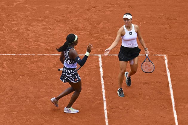 Jessica Pegula (usa) Coco Gauff (usa) TENNIS : Roland Garros 2022 - Finale double femme - 05 06 2022 JBAutissier Panoramic 