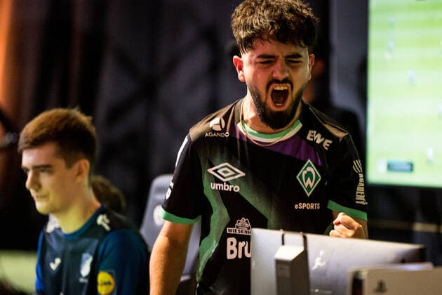 VBL Grand Final by bevestor; 05.06.2022 Ali PredatorFIFA Oskoui Rad (Werder Bremen) jubelt Virtual Bundesliga Grand Final by bevestor, Koeln, XPOST
