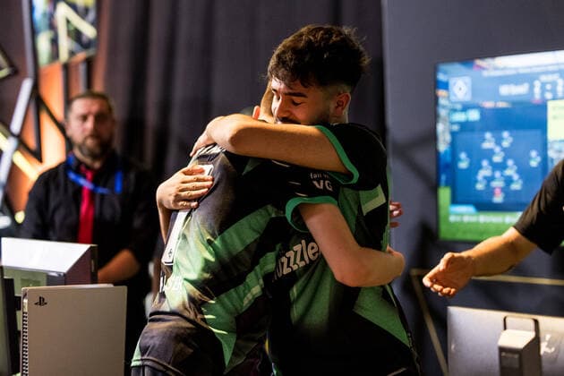 VBL Grand Final by bevestor; 05.06.2022 Ali PredatorFIFA Oskoui Rad (Werder Bremen) und Jamie SVW_Chaser Bartel (Werder Bremen) bejubeln zusammen den Einzug ins Viertelfinale Virtual Bundesliga Grand Final by bevestor, Koeln, XPOST