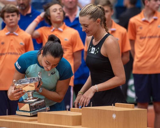Roland Garros 2022 PARIS, IF - 05.06.2022: ROLAND GARROS 2022 - Caroline Garcia and Kristina Mladenovic celebrate with cup after winning women& 39;s doubles tournament at Roland Garros 2022 after winning tennis match against Coco Gauff and Jessica Pegula 2-1 (2-6 6-3 6-2) (Photo: Richard Callis Fotoarena) x2216508x  RichardxCallis