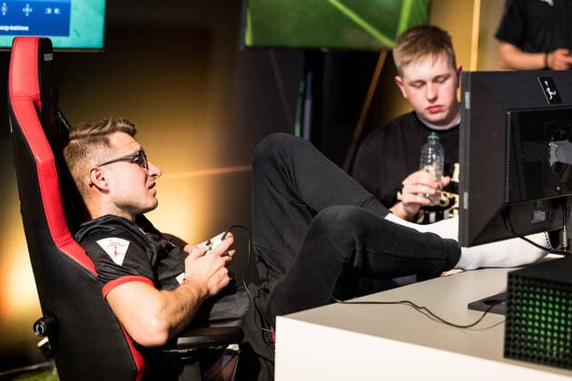 VBL Grand Final by bevestor; 05.06.2022 Richard RBLZ_GAUCHO10 Hormes (RB Leipzig) frustriert nach dem Turnier-Aus Virtual Bundesliga Grand Final by bevestor, Koeln, XPOST