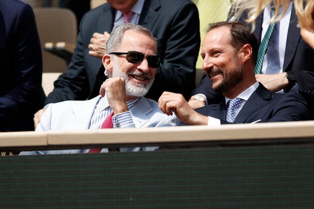 05.06.2022, Tennis, French Open 2022 Roland-Garros, FRA, Paris, Roland Garros Finale Herren Einzel Rafael Nadal (ESP) - Casper Ruud (NOR) Bild: v. li. Felipe VI. König von Spanien mit Prinz Haakon Copyright: HMBxMedia AntonioxBorga