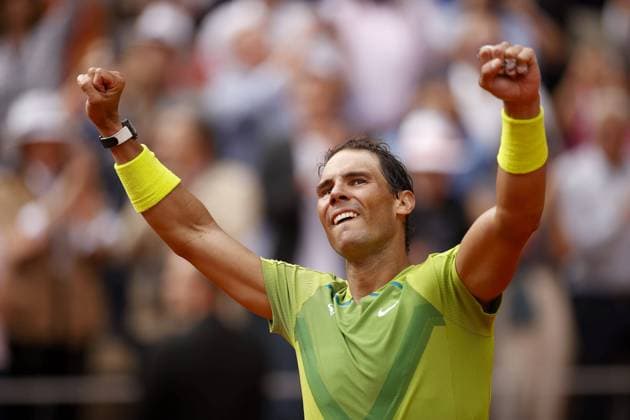 Sport Bilder des Tages Mandatory Credit: Photo by Ella Ling Shutterstock (12959954u) Rafael Nadal of Spain celebrates on match point French Open Tennis, Day 15, Roland Garros, Paris, France - 05 Jun 2022 French Open Tennis, Day 15, Roland Garros, Paris, France - 05 Jun 2022  Copyright: xEllaxLing Shutterstockx 12959954u