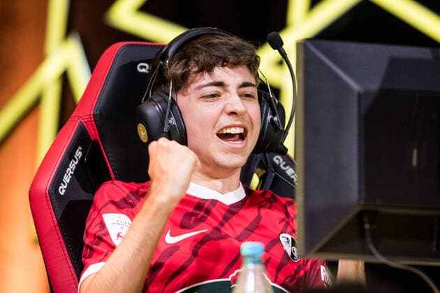 VBL Grand Final by bevestor; 05.06.2022 Dylan DullenMIKE Neuhausen (SC Freiburg) bejubelt den Einzug ins Finale Virtual Bundesliga Grand Final by bevestor, Koeln, XPOST