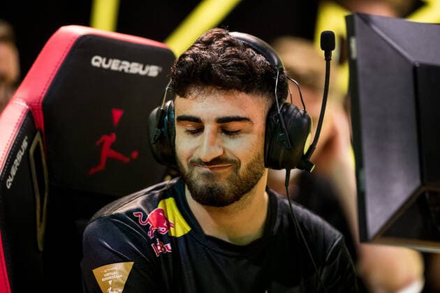 VBL Grand Final by bevestor; 05.06.2022 Umut RBLZ_Umut Gueltekin (RB Leipzig) frustriert Virtual Bundesliga Grand Final by bevestor, Koeln, XPOST