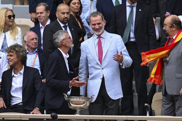 Felipe VI roi d Espagne et Gilles Moretton - president de la FFT CELEBRITIES : Roland Garros 2022 - Finale Simple Messieurs - 05 06 2022 JBAutissier Panoramic 