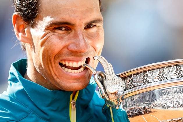 June 5, 2022, Paris, France, France: Rafael NADAL of Spain celebrates his victory with the trophy during the Day fifteen of Roland-Garros 2022, French Open 2022, Grand Slam tennis tournament at the Roland-Garros stadium on June 05, 2022 in Paris, France. Paris France - ZUMAm308 20220605_zsp_m308_032 Copyright: xMatthieuxMirvillex