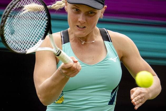 ROSMALEN - Tennis player Suzan Lamens in action at the international tennis tournament Libema Open. The combined Dutch tennis tournament for men and women will be held on the grass courts of Autotron for twelve days. ANP SANDER KING xVIxANPxSportx xxANPxIVx