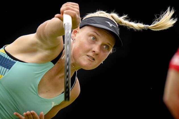 ROSMALEN - Tennis player Suzan Lamens in action at the international tennis tournament Libema Open. The combined Dutch tennis tournament for men and women will be held on the grass courts of Autotron for twelve days. ANP SANDER KING xVIxANPxSportx xxANPxIVx