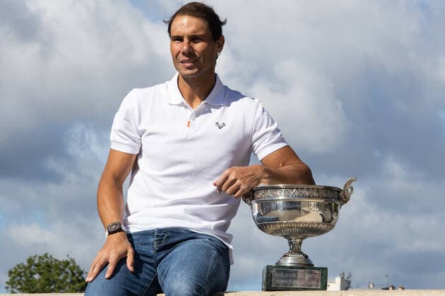 Rafael Nadal On Alexandre III Bridge With FR-Open Trophy Rafael Nadal of Spain poses with his trophy on the Alexandre III bridge in front of the Eiffel Tower a day after winning his 14th the French Open tennis title tournament, Roland Garros. PARIS France  Copyright: xIbrahimxEzzatx originalFilename:ezzat-notitle220606_npFEA.jpg