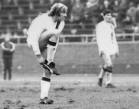 Günter Netzer Borussia Mönchen Gladbach. Aus 1. BL. Hannover 96 - BMG. 2:0 am 04.03.1972. *** Günter Netzer Borussia Mönchen Gladbach from 1 BL Hannover 96 BMG 2 0 on 04 03 1972