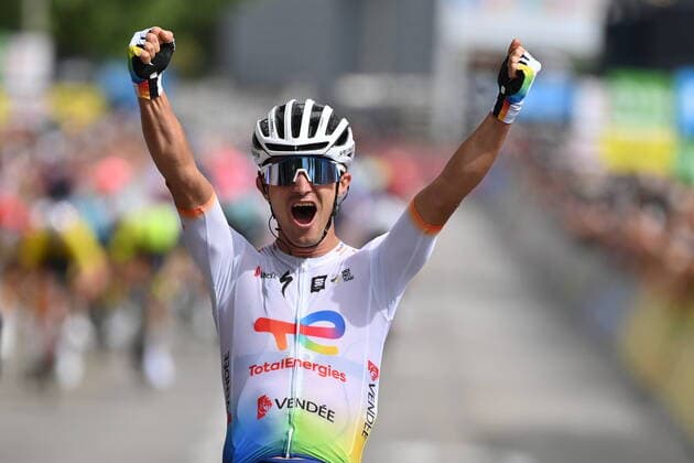 Sport Themen der Woche KW23 Sport Bilder des Tages French Alexis Vuillermoz of Total Direct Energie celebrates as he crosses the finish line to win the second stage of the Criterium du Dauphine cycling race, 170 km between Saint-Peray and Brives-Charensac, France, Monday 06 June 2022. DAVIDxSTOCKMAN  x35974322x