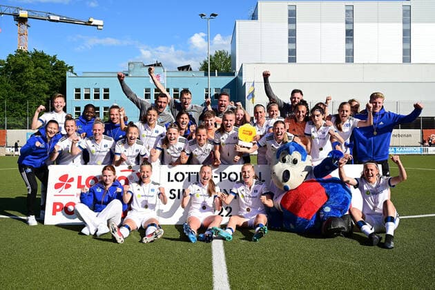 Sport Themen der Woche KW23 Sport Bilder des Tages Fußball I Frauen I Saison 2021-2022 I Lotto-Pokal I Finale I Hamburger SV - Eimsbütteler TV I 06.06.2022 Jubel, Begeisterung, Enthusiasmus, Euphorie, Freude, Glücksgefühl, Heiterkeit bei: Hamburger SV Hamburg Dieselstraße Hamburg Deutschland *** Soccer I Women I Season 2021 2022 I Lotto Cup I Final I Hamburger SV Eimsbütteler TV I 06 06 2022 jubilation, excitement, enthusiasm, euphoria, joy, happiness, cheerfulness at Hamburger SV Hamburg Dieselstraße Hamburg Germany Copyright: xLobeca FelixxSchlikisx
