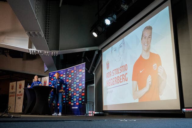 Fußball, EM Frauen, Nationalteam Norwegen gibt Kader bekannt 220607 Martin Sjögren, head coach of the Norwegian women s national football team, presents the team selection ahead of the UEFA Women s Euro during a press conference, PK, Pressekonferenz on June 7, 2022 in Oslo. Photo: Vegard Grott BILDBYRAN kod VG VG0295 bbeng fotball fotboll football women dam norge norway pressekonferanse UEFA EURO, EM, Europameisterschaft,Fussball em kvinner Copyright: VEGARDxGRoTT BB220607VG002