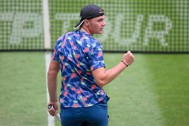 Sport Themen der Woche KW23 Dominic Stricker (SUI) Gestik Geste Jubel Freude Emotion Tennis Herren BOSS Open Boss Open ATP, Tennis Herren 250 Stuttgart 2022 Weissenhof 07.06.2022 BOSS Open ATP 250 Stuttgart 2022 *** Dominic Stricker SUI gesture joy emotion tennis men BOSS Open Boss Open ATP 250 Stuttgart 2022 Weissenhof 07 06 2022 BOSS Open ATP 250 Stuttgart 2022