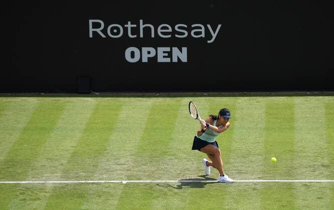 Mandatory Credit: Photo by Anna Gowthorpe Shutterstock (12968519i) Emma Raducanu of Great Britain during her first round match Rothesay Open, Tennis, Nottingham Tennis Centre, Nottingham, UK - 07 Jun 2022 Rothesay Open, Tennis, Nottingham Tennis Centre, Nottingham, UK - 07 Jun 2022  Copyright: xAnnaxGowthorpe Shutterstockx 12968519i
