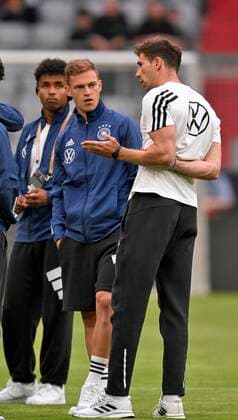07.06.2022, Fussball Länderspiel UEFA-Nations-League 2022 23, Deutschland - England, in der Allianz-Arena München. Leon Goretzka (Deutschland) und Josua Kimmich (Deutschland) vor dem Aufwärmen.