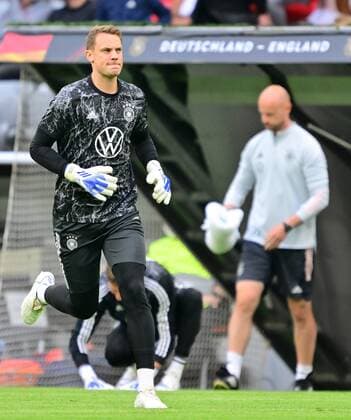 07.06.2022 - UEFA Nations League - Länderspiel: Deutschland Germany gg England United Kingdom - - Manuel Neuer ( 1, Deutschland ) beim Aufwärmen warm-up