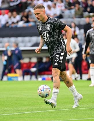 07.06.2022 - UEFA Nations League - Länderspiel: Deutschland Germany gg England United Kingdom - - David Raum (3, Deutschland ) beim Aufwärmen warm-up