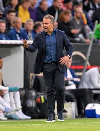 07.06.2022, Fussball Länderspiel UEFA-Nations-League 2022 23, Deutschland - England, in der Allianz-Arena München. Bundestrainer Hansi Flick (Deutschland) ist unzufrieden.