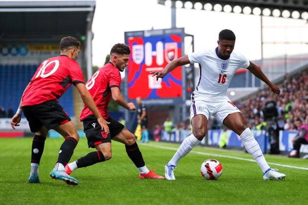 Mandatory Credit: Photo by Ryan Crockett JMP Shutterstock (12976060au) Ben Johnson of England looks for options England U21, U 21 v Albania U21, UK - 07 Jun 2022 Editorial use only England U21 v Albania U21, UK - 07 Jun 2022 Editorial use only  Copyright: xRyanxCrockett JMP Shutterstockx 12976060au