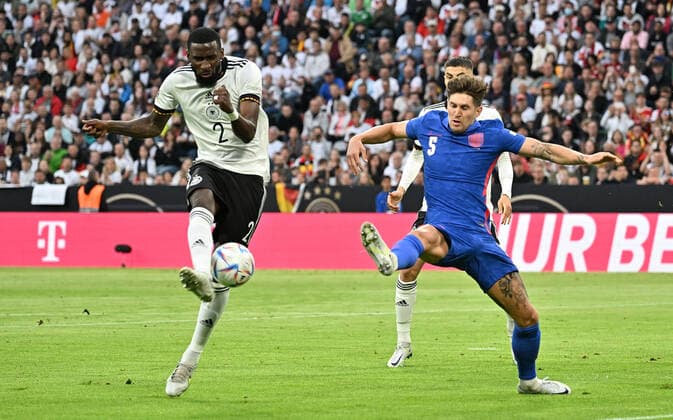 07.06.2022, xjhx, Fussball UEFA Nations League, Deutschland - England emspor, v.l. TAntonio Ruediger (Deutsche Fussball Nationalmanschaft DFB) John Stones (England) (DFL DFB REGULATIONS PROHIBIT ANY USE OF PHOTOGRAPHS as IMAGE SEQUENCES and or QUASI-VIDEO) München