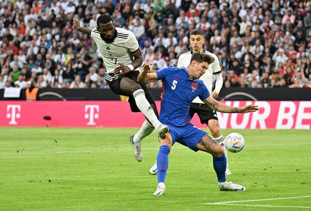 07.06.2022, xjhx, Fussball UEFA Nations League, Deutschland - England emspor, v.l. TAntonio Ruediger (Deutsche Fussball Nationalmanschaft DFB) John Stones (England) (DFL DFB REGULATIONS PROHIBIT ANY USE OF PHOTOGRAPHS as IMAGE SEQUENCES and or QUASI-VIDEO) München
