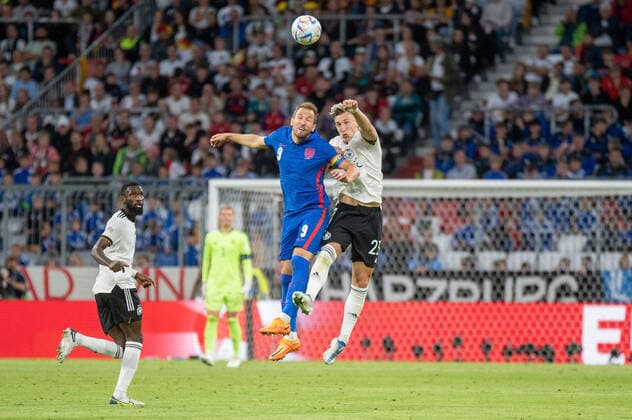 Antonio Rüdiger (GER), Harry Kane (ENG) und Nico Schlotterbeck (GER). Deutschland, Muenchen, 07.06.2022, Nationalmannschaft, UEFA Nations League Division A, Gruppe 3: Deutschland vs England, Saison 2022 2023, 2. Spieltag, Allianz Arena Foto: A2 Bildagentur Peter Hartenfelser