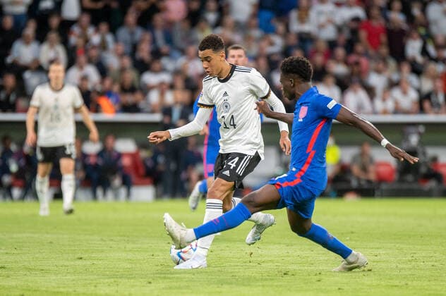 Jamal Musiala (GER) und Bukayo Saka (ENG). Deutschland, Muenchen, 07.06.2022, Nationalmannschaft, UEFA Nations League Division A, Gruppe 3: Deutschland vs England, Saison 2022 2023, 2. Spieltag, Allianz Arena Foto: A2 Bildagentur Peter Hartenfelser