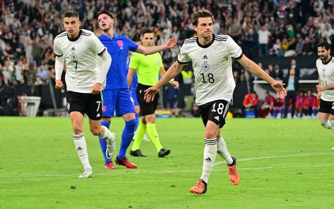 Sport Bilder des Tages 07.06.2022 - UEFA Nations League - Länderspiel: Deutschland Germany gg England United Kingdom - - Torjubel Jubel Freude nach Treffer Tor Torschuß zum 1:0 durch Jonas Hofmann (18, Deutschland )