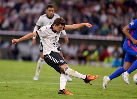 07.06.2022, Fussball Länderspiel UEFA-Nations-League 2022 23, Deutschland - England, in der Allianz-Arena München. Jonas Hofmann (Deutschland) trifft zum 1:0
