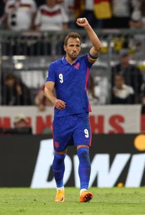 Sport Themen der Woche KW23 Sport Bilder des Tages Munich, Germany, 7th June 2022. Harry Kane of England celebrates scoring the equalising goal during the UEFA Nations League match at Allianz Arena, Munich. Picture credit should read: David Klein Sportimage EDITORIAL USE ONLY. No use with unauthorised audio, video, data, fixture lists, club league logos or live services. Online in-match use limited to 120 images, no video emulation. No use in betting, games or single club league player publications. SPI-1728-0102