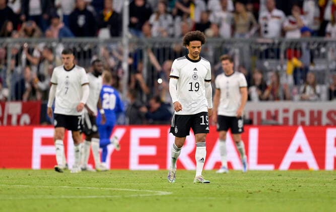 07.06.2022, Fussball Länderspiel UEFA-Nations-League 2022 23, Deutschland - England, in der Allianz-Arena München. Leroy Sane (Deutschland) lässt den Kopf hängen.