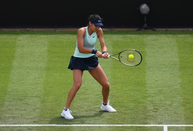 Mandatory Credit: Photo by Anna Gowthorpe Shutterstock (12968519bk) Emma Raducanu of Great Britain during her first round match Rothesay Open, Tennis, Nottingham Tennis Centre, Nottingham, UK - 07 Jun 2022 Rothesay Open, Tennis, Nottingham Tennis Centre, Nottingham, UK - 07 Jun 2022  Copyright: xAnnaxGowthorpe Shutterstockx 12968519bk