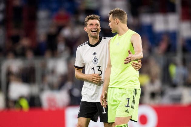 UEFA Nations League, Deutschland - England; 07.06.2022 Thomas Mueller (Deutschland, 13) lacht mit Manuel Neuer (Deutschland, 1) UEFA Nations League, Deutschland - England, Allianz Arena, Muenchen Copyright: xBEAUTIFULxSPORTS Wunderlx