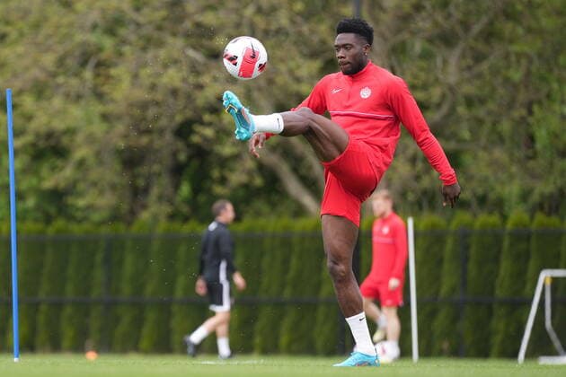 June 7, 2022, VANCOUVER, BC, CANADA: Canadian national men s soccer team forward Alphonso Davies juggles a ball during a training session for a CONCACAF Nations League match against Curacao, in Vancouver, on Tuesday, June 7, 2022. Canada s men s soccer team is back to training for the Thursday match, but the players say there s still work to be done on reaching a new deal with the s national governing body. A scheduled friendly against Panama on Sunday was cancelled after the Canadian team refused to play due to a labour dispute. Canada News - June 7, 2022  - ZUMAc35_ 20220607_zaf_c35_084 Copyright: xDarrylxDyckx