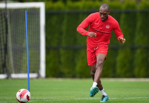 June 7, 2022, VANCOUVER, BC, CANADA: Canadian national men s soccer team midfielder Atiba Hutchinson passes during a training session for a CONCACAF Nations League match against Curacao, in Vancouver, on Tuesday, June 7, 2022. Canada s men s soccer team is back to training for the Thursday match, but the players say there s still work to be done on reaching a new deal with the s national governing body. A scheduled friendly against Panama on Sunday was cancelled after the Canadian team refused to play due to a labour dispute. Canada News - June 7, 2022  - ZUMAc35_ 20220607_zaf_c35_094 Copyright: xDarrylxDyckx