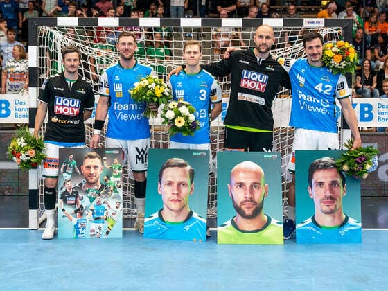 Sport Themen der Woche KW23 Sport Bilder des Tages Die Abgaenge Mark Strandgaard Marcher (Frisch Auf Goeppingen, 19), Jacob Bagersted (Frisch Auf Goeppingen 14), Janus Smarason (Frisch Auf Goeppingen 03), Urh Kastelic (Frisch Auf Goeppingen 99) und Nemanja Zelenovic (Frisch Auf Goeppingen 42), Frisch Auf Goeppingen vs. TBV Lemgo Lippe, 1. Bundesliga, Handball, Herren, 08.06.2022 Frisch Auf Goeppingen vs. TBV Lemgo Lippe, 1. Bundesliga, Handball, Herren, 02.06.2022 Goeppingen Copyright: xEIBNER MichaelxSchmidtx EP_MST