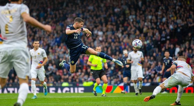 Sport Bilder des Tages 8th June 2022; Hampden Park, Glasgow, Scotland; UEF Nations League football, Scotland versus Armenia; Ryan Christie of Scotland with an acrobatic effort on goal  ActionPlus12397943 VagelisxGeorgariou