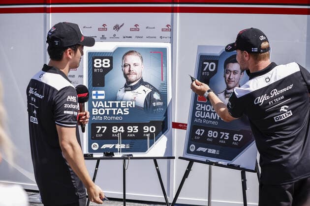 BOTTAS Valtteri (fin), Alfa Romeo F1 Team ORLEN C42, portrait ZHOU Guanyu (chi), Alfa Romeo F1 Team ORLEN C42, portrait during the Formula 1 Azerbaijan Grand Prix 2022, 8th round of the 2022 FIA Formula One World Championship, WM, Weltmeisterschaft on the Baku City Circuit, from June 10 to 12, 2022 in Baku, Azerbaijan - F1 - AZERBAIJAN GRAND PRIX 2022 DPPI Panoramic 00122020__R5_6721
