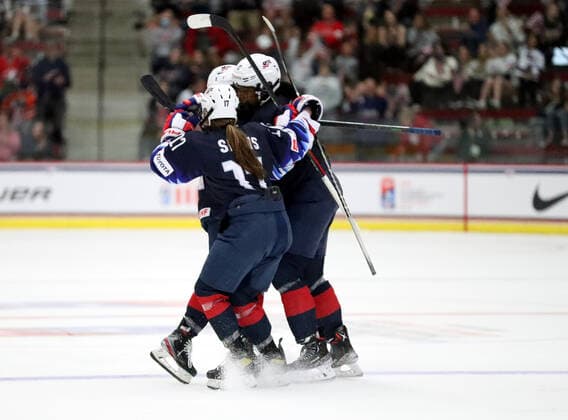 June 9, 2022 - The United States celebrates a first period goal during their game against Canada at LaBahn Ice Arena in Madison, Wisconsin during the 2022 IIHF U-18 Women s World Championship, WM, Weltmeisterschaft Cal Media Madison United States of America - ZUMAc04_ 20220609_zaf_c04_036 Copyright: xRickyxBassmanx