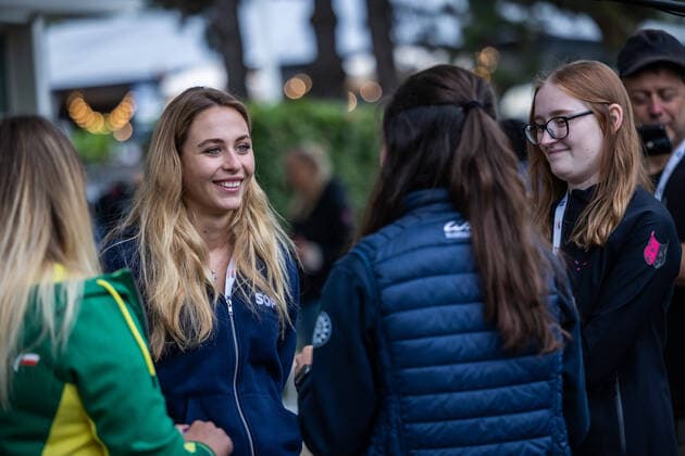 Sport Themen der Woche KW23 Sport Bilder des Tages Networking Women In Motorsport during the free practices and qualifying sessions of the 2022 24 Hours of Le Mans, 3rd round of the 2022 FIA World Endurance Championship, on the Circuit de la Sarthe, from June 8 to 12, 2022 in Le Mans, France - 24 HEURES DU MANS 2022 - FREE PRACTICES AND QUALIFYING - PART 2 DPPI Panoramic  02522004_GH_102969