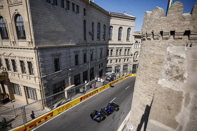 23 ALBON Alexander (tha), Williams Racing FW44, action during the Formula 1 Azerbaijan Grand Prix 2022, 8th round of the 2022 FIA Formula One World Championship, WM, Weltmeisterschaft on the Baku City Circuit, from June 10 to 12, 2022 in Baku, Azerbaijan - F1 - AZERBAIJAN GRAND PRIX 2022 DPPI Panoramic  00122020__R5_7812
