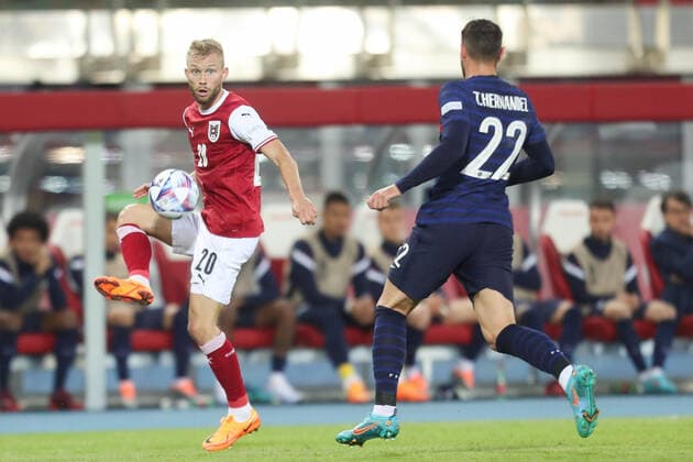 SOCCER - NL, AUT vs FRA VIENNA,AUSTRIA,10.JUN.22 - SOCCER - UEFA Nations League, OEFB international match, Länderspiel, Nationalmannschaft Austria vs France. Image shows Konrad Laimer (AUT) and Theo Hernandez (FRA)  GEPAxpictures xGEPAxpictures xPhilippxBrem