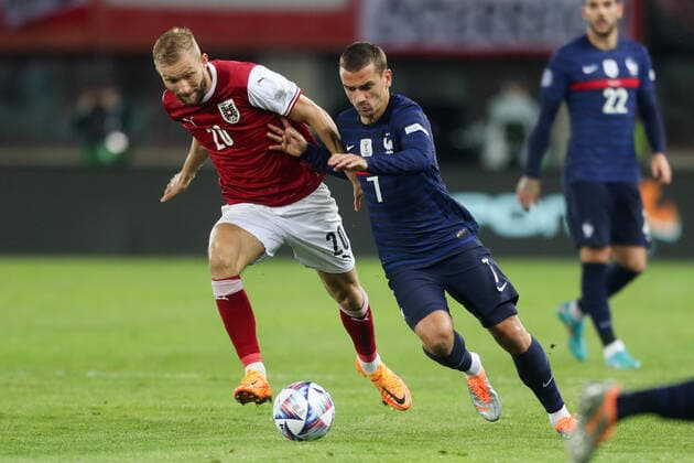 SOCCER - NL, AUT vs FRA VIENNA,AUSTRIA,10.JUN.22 - SOCCER - UEFA Nations League, OEFB international match, Länderspiel, Nationalmannschaft Austria vs France. Image shows Konrad Laimer (AUT) and Antoine Griezmann (FRA).  GEPAxpictures xGEPAxpictures xPhilippxBrem
