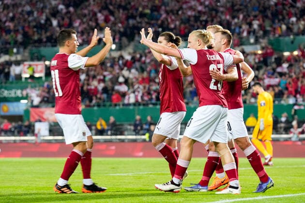 SOCCER - NL, AUT vs FRA VIENNA,AUSTRIA,10.JUN.22 - SOCCER - UEFA Nations League, OEFB international match, Länderspiel, Nationalmannschaft Austria vs France. Image shows the rejoicing of AUT with Stefan Lainer, Xaver Schlager and Andreas Weimann (AUT).  GEPAxpictures xGEPAxpictures xEdgarxEisner