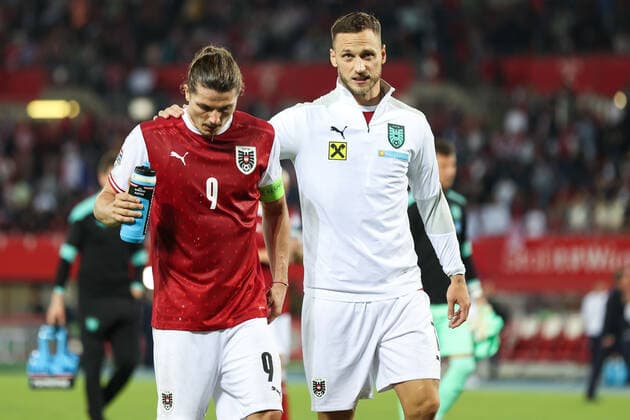 SOCCER - NL, AUT vs FRA VIENNA,AUSTRIA,10.JUN.22 - SOCCER - UEFA Nations League, OEFB international match, Länderspiel, Nationalmannschaft Austria vs France. Image shows Marcel Sabitzer and Marko Arnautovic (AUT).  GEPAxpictures xArminxRauthner