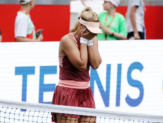 Sabine Lisicki (GER) den Tränen nahe nach Sieg in zwei Sätzen gegen Asia Muhammad (USA) Tennis bett1 open WTA, Tennis Damen 500 Turnier auf Rasen Damen Saison 2021 2022 11.06.2022
