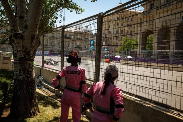 The women only marshals post alongside the track during the 6th round of the 2022 FIA Formula 2 Championship, on the Baku City Circuit, from June 10 to 12, 2022 in Baku, Azerbaijan - AUTO - FORMULA 2 2022 - BAKU DPPI Panoramic  20220611_G00D6841
