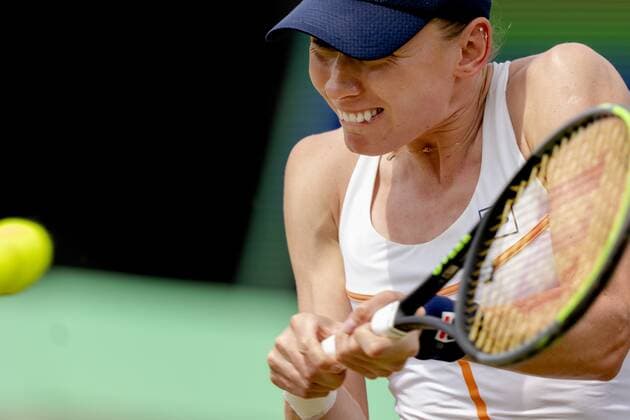 2022-06-12 12:25:36 ROSMALEN - Tennis player Ekaterina Alexandrova (Russia) in action against Aryna Sabalenka (not in photo, Belarus) during the final of the international tennis tournament Libema Open. The combined Dutch tennis tournament for men and women will be held on the grass courts of Autotron for twelve days. ANP SANDER KONING netherlands out - belgium out Rosmalen xVIxxIVx